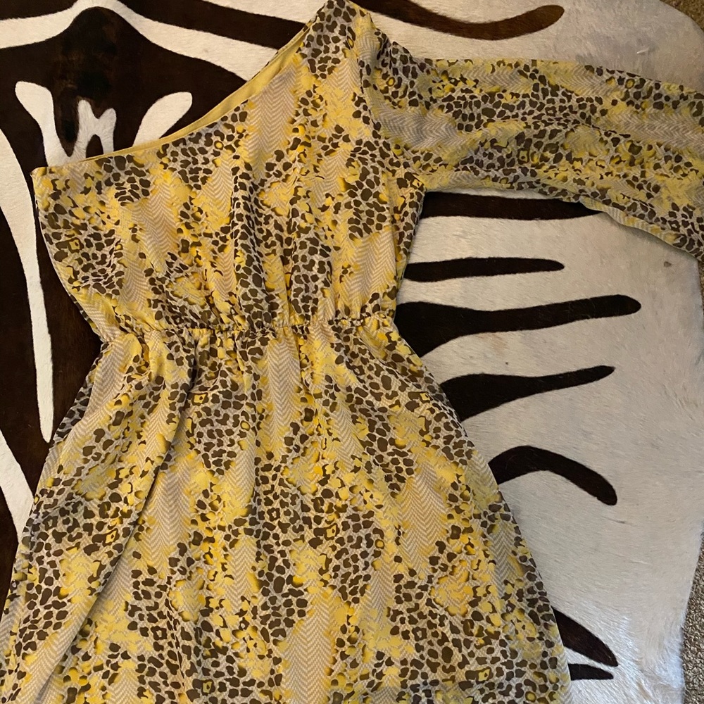 Temple 1 shoulder animal print dress no size